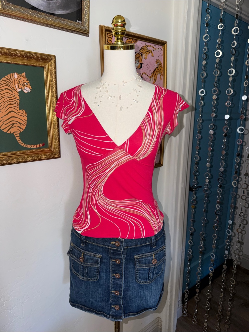 Vintage Y2K Women's Pink Swirl V-Neck Top